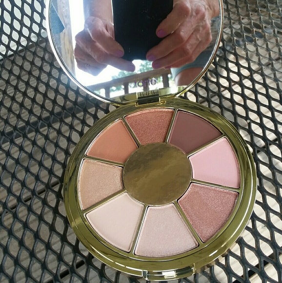 TARTE EYESHADOW PALLET, NEW - Picture 1 of 3